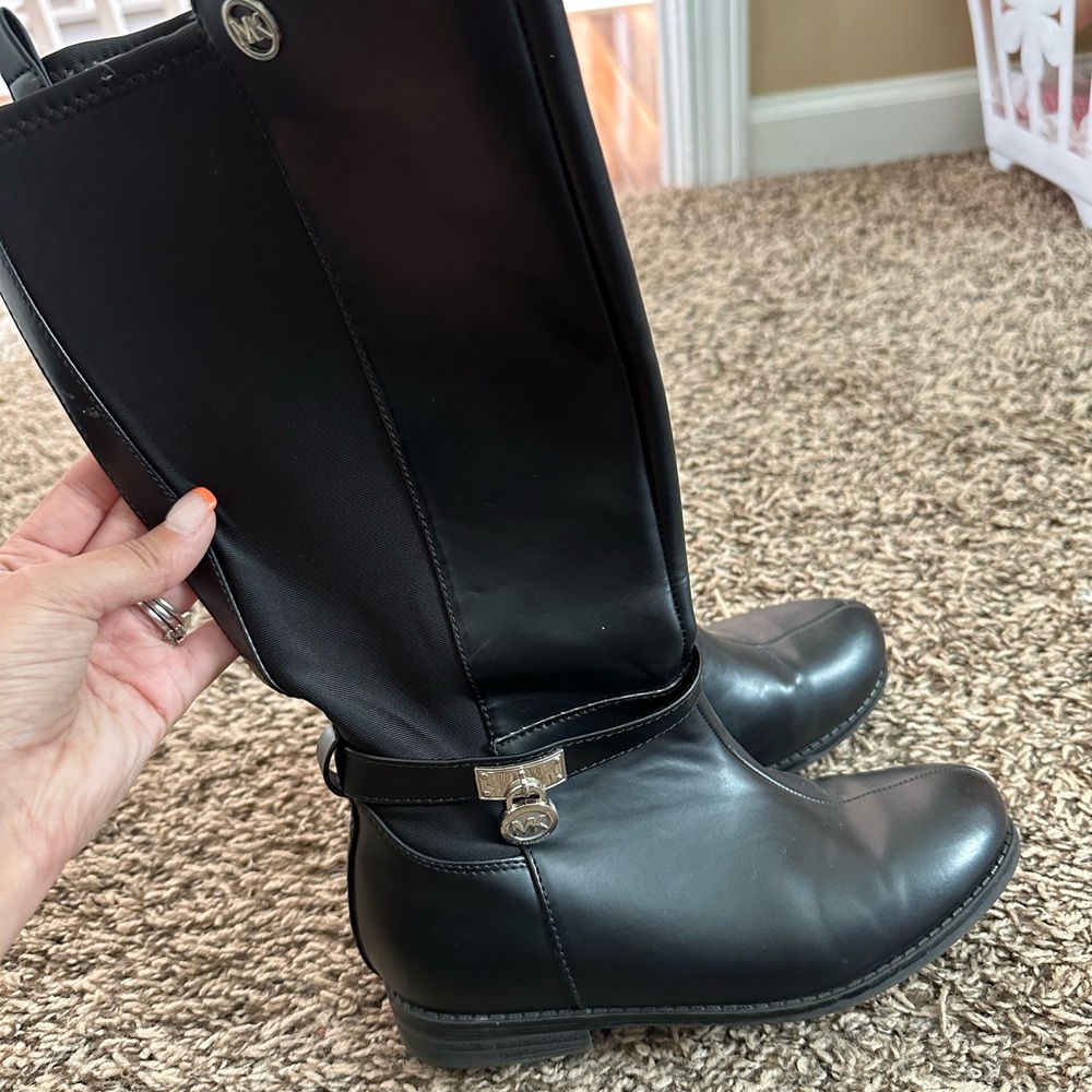Michael Kors boots size 2 girls